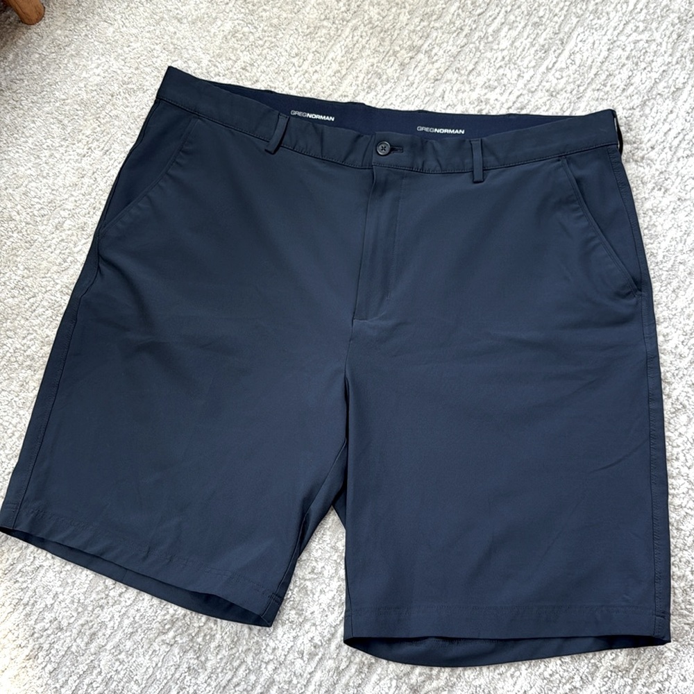 *LIKE NEW* Greg Norman Dk. Navy Lightweight Flat Front Golf Shorts - Size 42